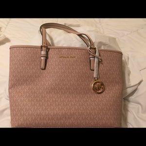 Michael Kors Jet Set Carry All Tote - Medium